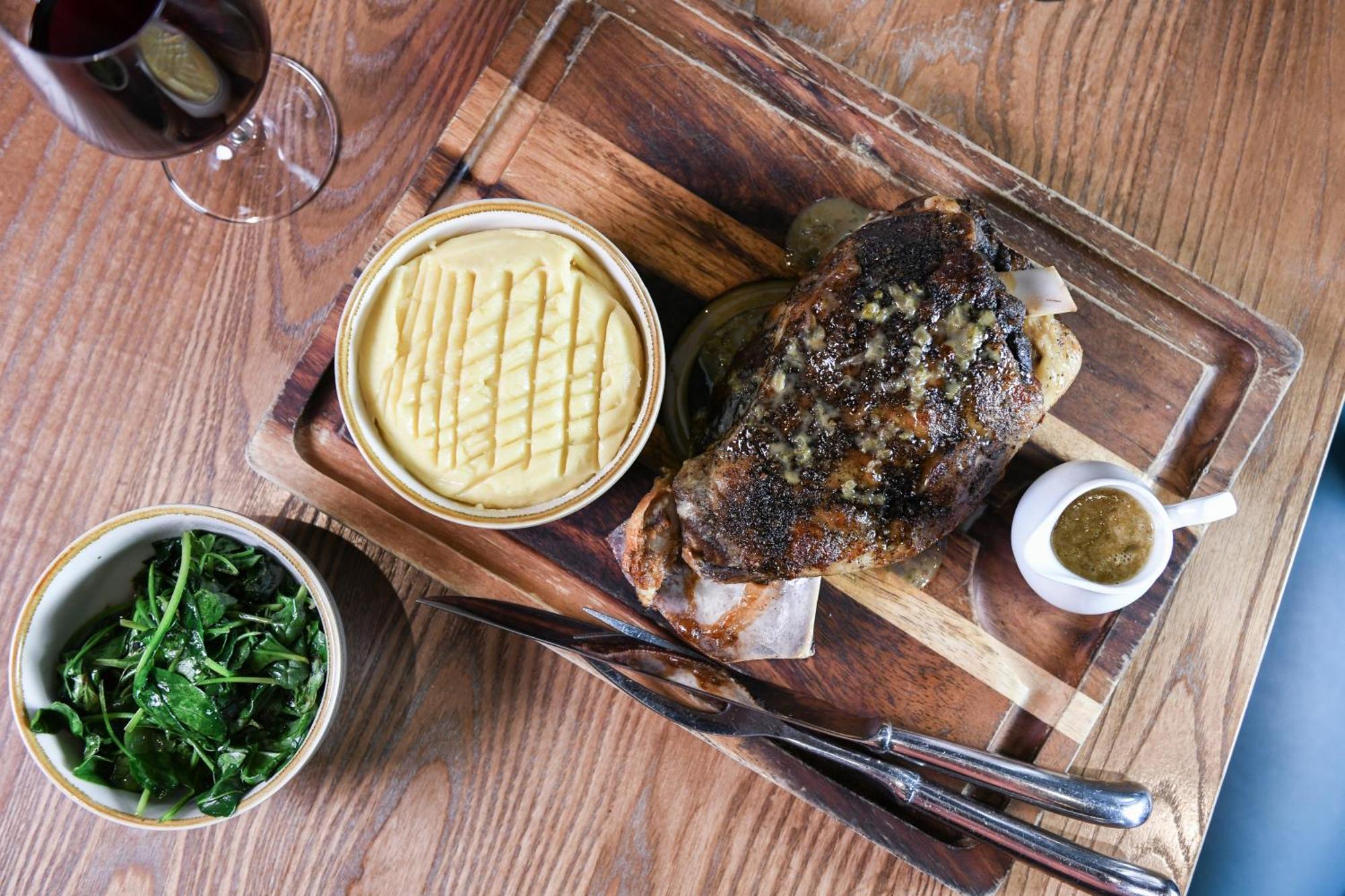 Powerhouse Hotel Tamworth By Rydges Eksteriør bilde A whole turbot