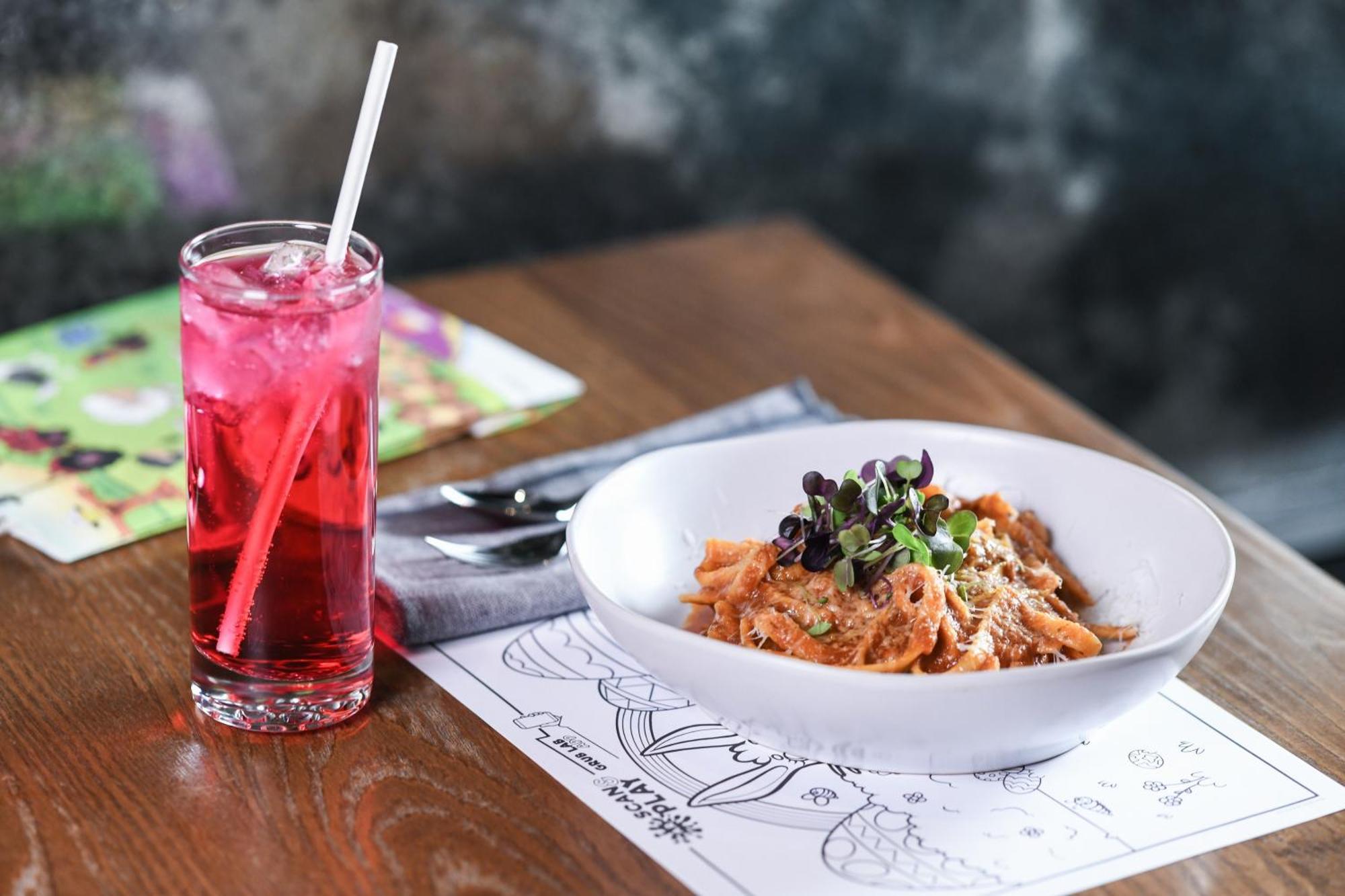 Powerhouse Hotel Tamworth By Rydges Eksteriør bilde A glass of pink lemonade
