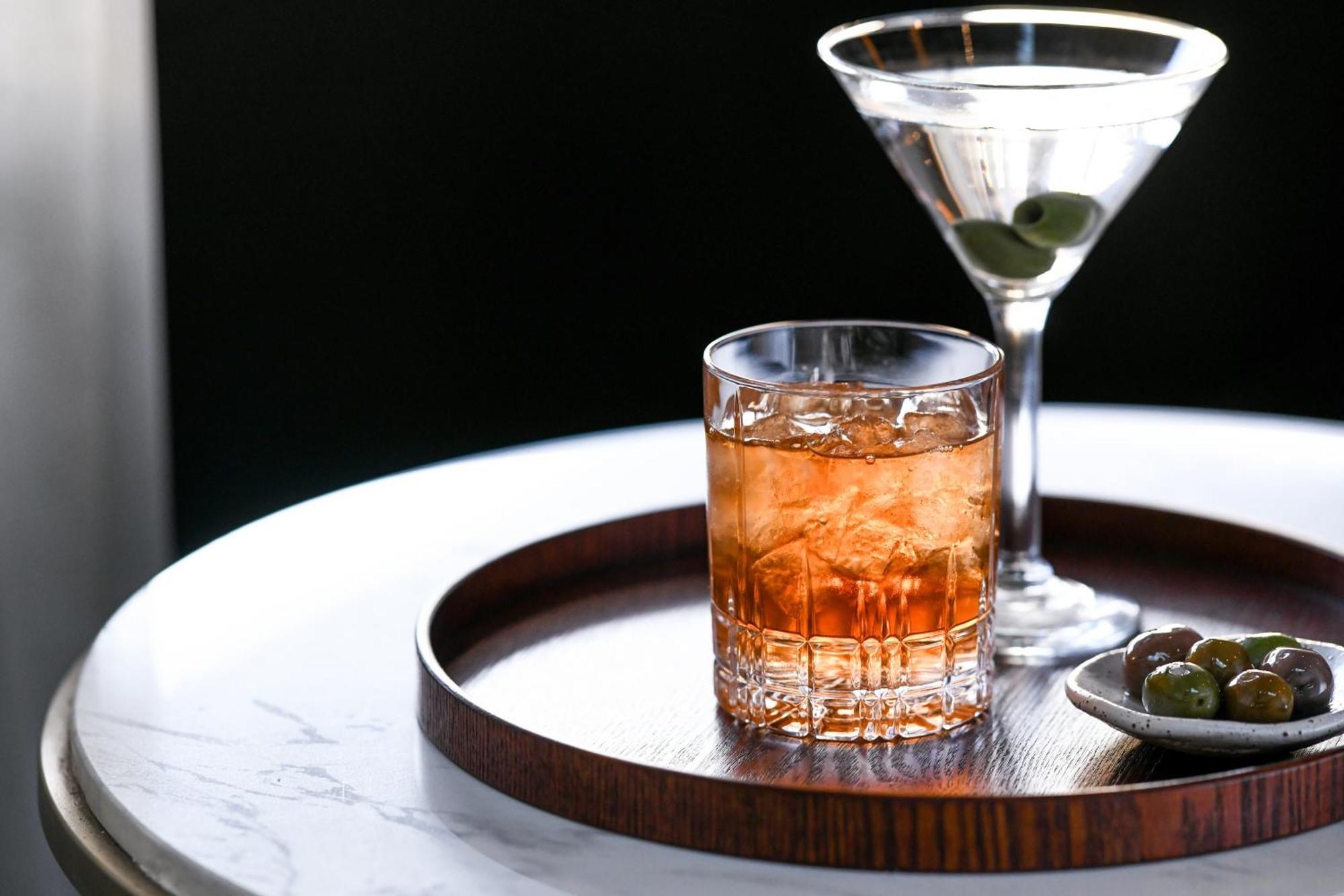 Powerhouse Hotel Tamworth By Rydges Eksteriør bilde A martini and Old Fashioned