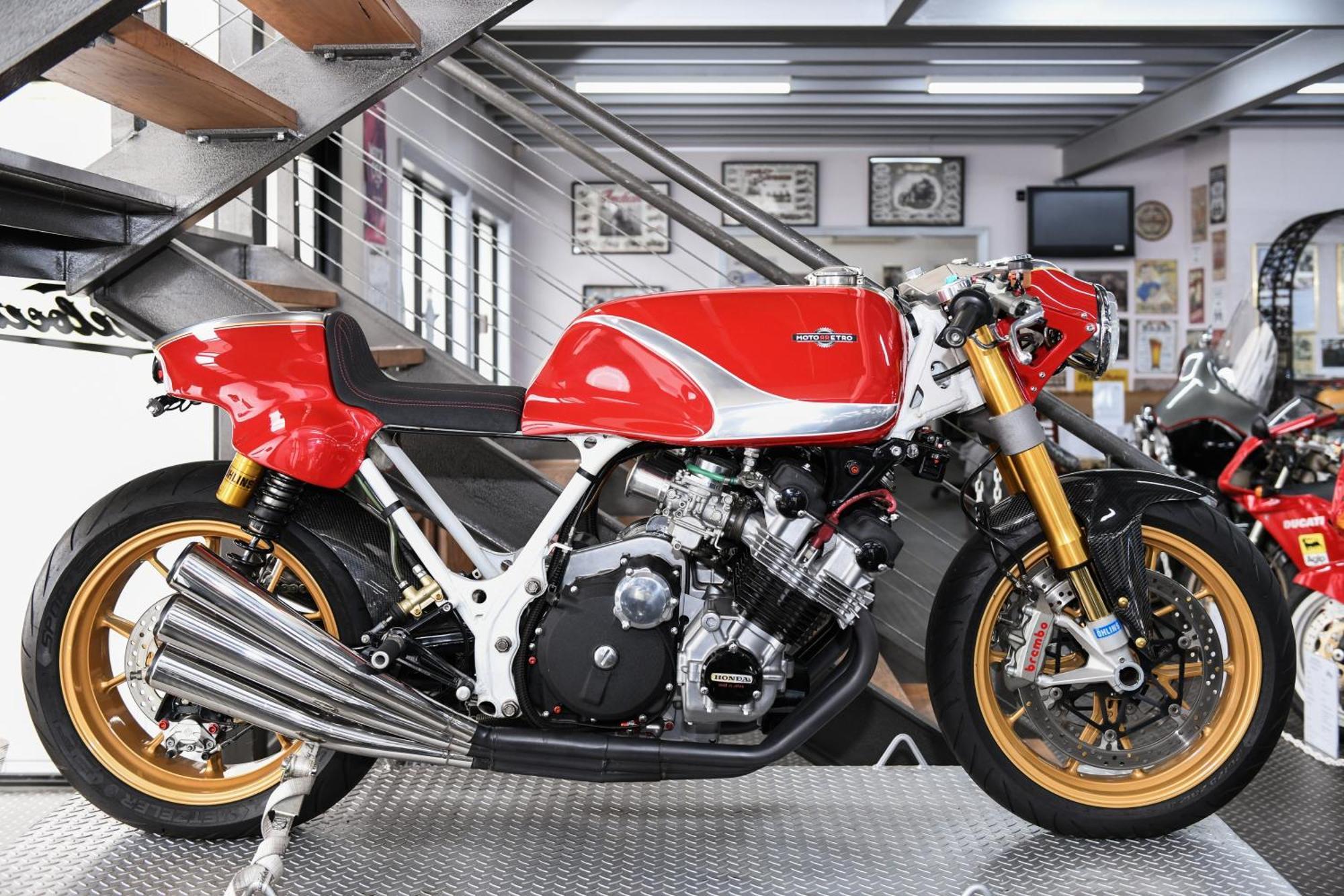 Powerhouse Hotel Tamworth By Rydges Eksteriør bilde Honda CBX400F